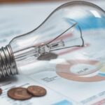 Conta de luz vai ficar mais cara em maio com bandeira amarela