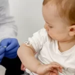 SUS passa a oferecer vacina meningocócica ACWY para crianças de 12 meses