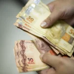 INPC de novembro fica em 0,03% e projeta salário mínimo de R$ 1.621 para 2026