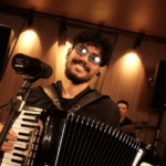 Andrezinho do Forró celebra nova produção com estreia da música Pra Esse Amor Ficar